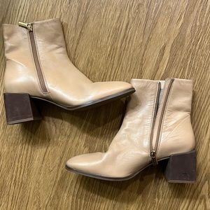 Seychelles Siesta Beige Booties Size 9.5